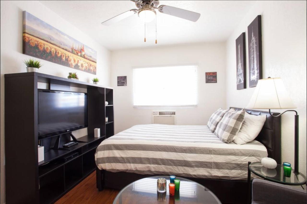 Hollywood Deluxe Suites ลอสแอนเจลิส ภายนอก รูปภาพ